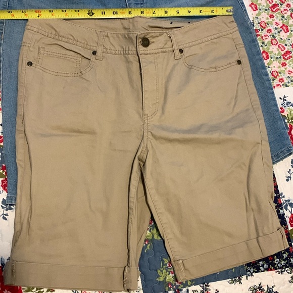 Bermuda Jean Shorts 14 - Picture 2 of 13